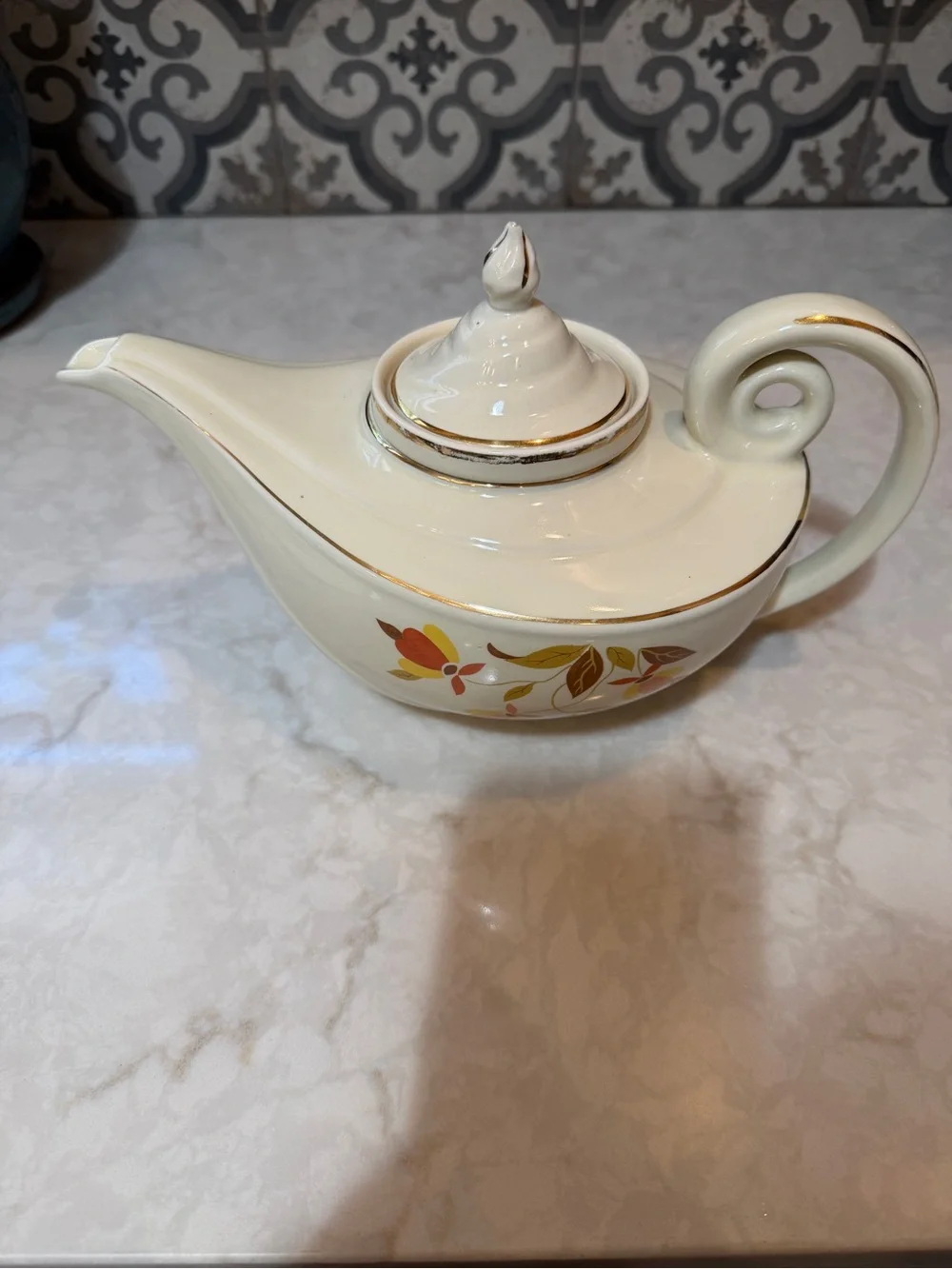 RARE VINTAGE HALL CHINA “ALADDIN TEAPOT- “AUTUMN LEAF PATTERN- EUC